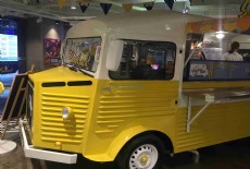 上海卓駒模型為商場制作冰淇淋移動售賣車