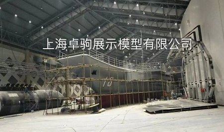遼寧艦航母仿真1:3米現(xiàn)場施工過程中